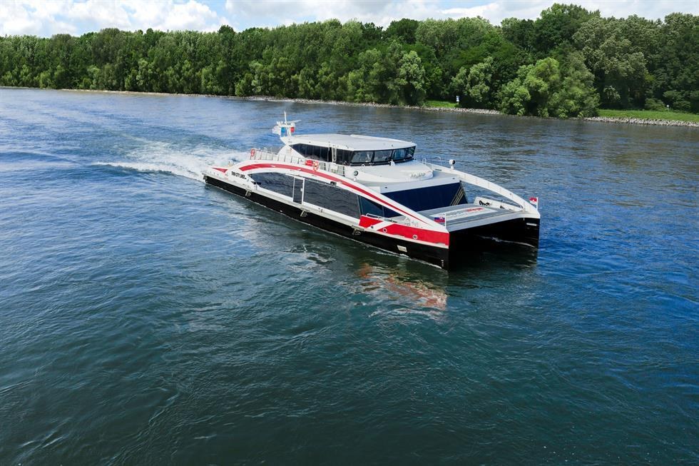 Bratislava mit dem Twin City Liner Bratislava mit dem Twin City Liner